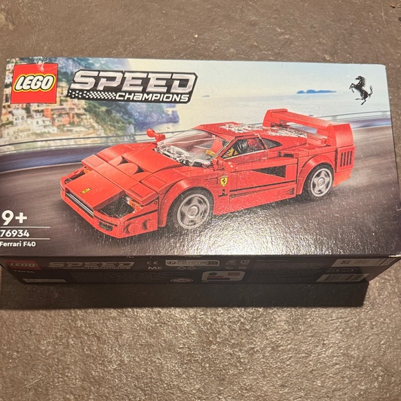 LEGO Red Ferrari F40 Model Building Set - Picture 2 of 2